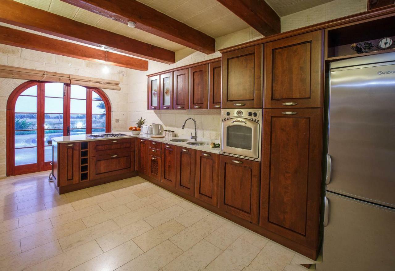 Il-Veduta Holiday Farmhouse With Sunny Private Pool In Island Of Gozo Għarb Eksteriør billede