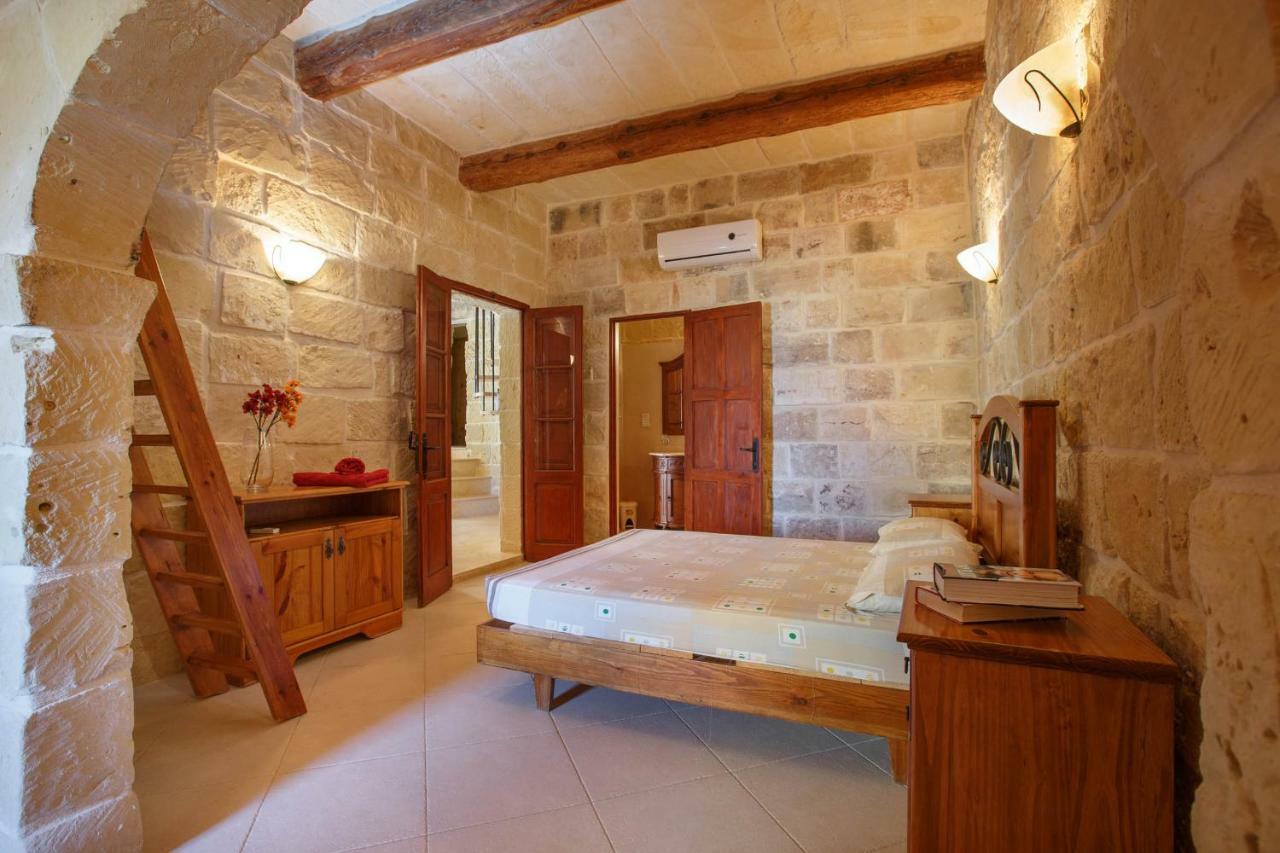 Il-Veduta Holiday Farmhouse With Sunny Private Pool In Island Of Gozo Għarb Eksteriør billede