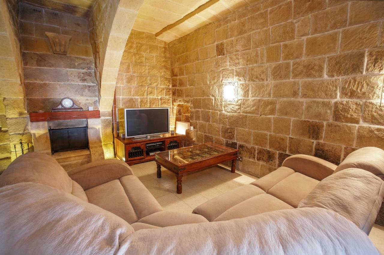 Il-Veduta Holiday Farmhouse With Sunny Private Pool In Island Of Gozo Għarb Eksteriør billede