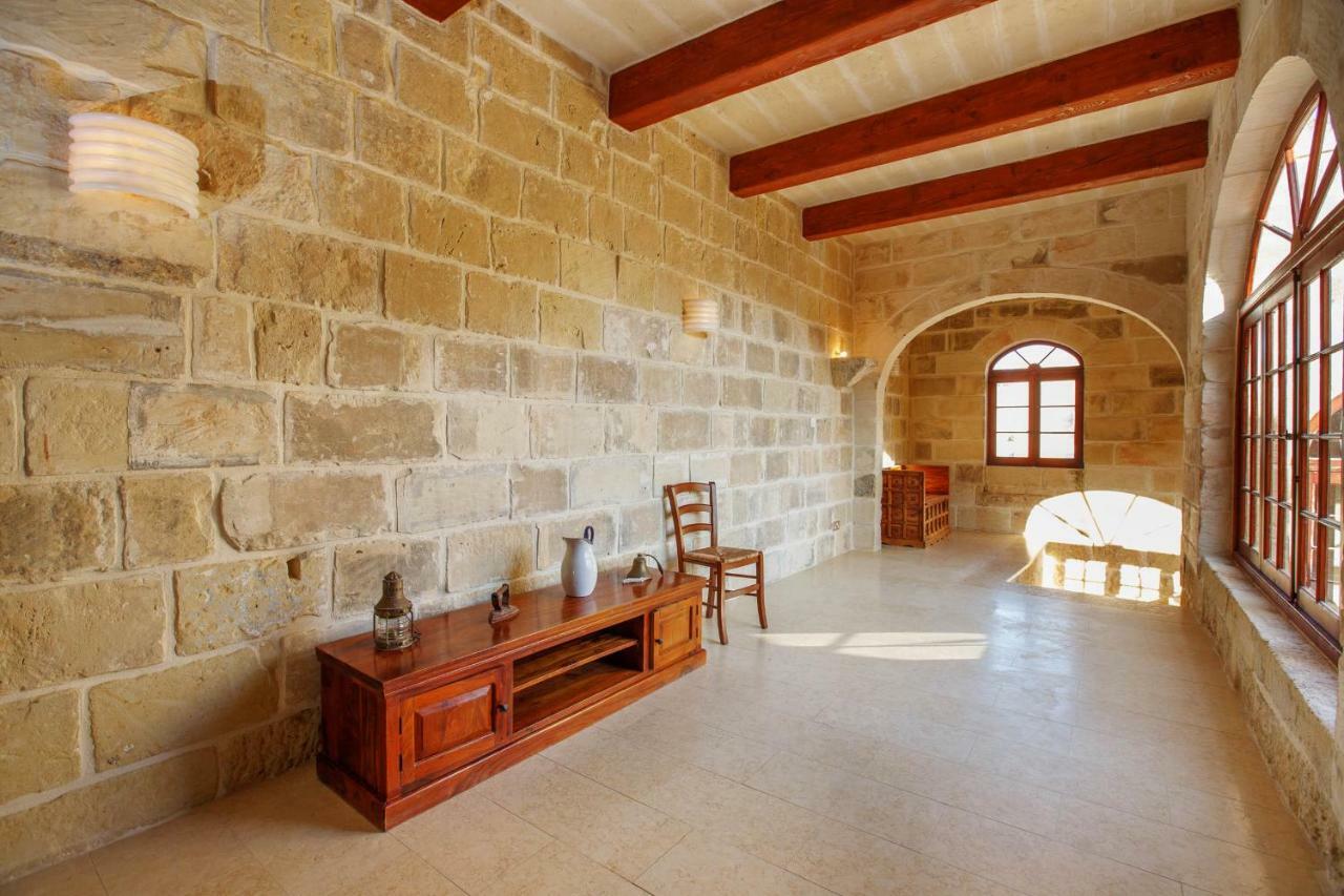 Il-Veduta Holiday Farmhouse With Sunny Private Pool In Island Of Gozo Għarb Eksteriør billede