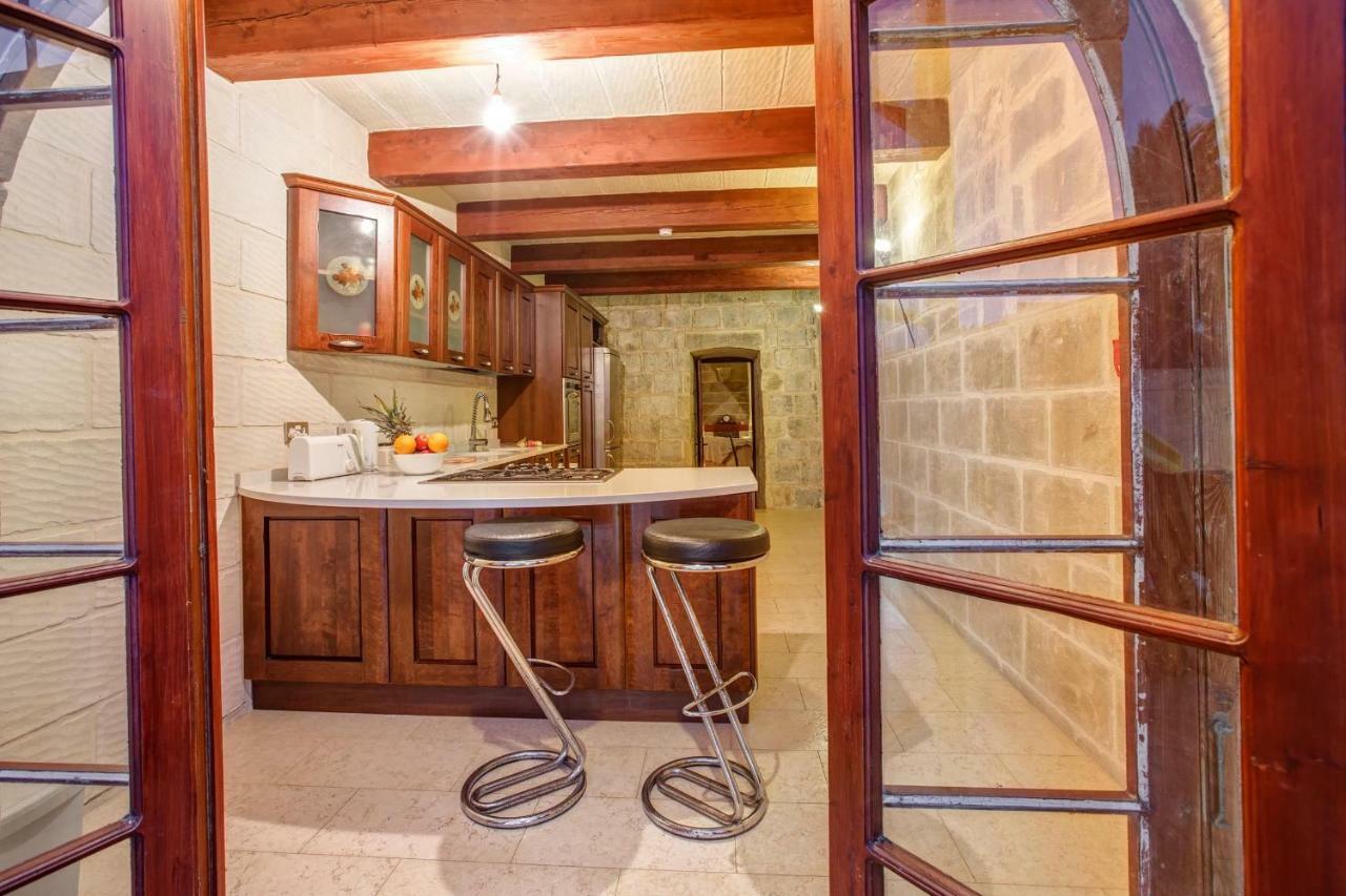 Il-Veduta Holiday Farmhouse With Sunny Private Pool In Island Of Gozo Għarb Eksteriør billede