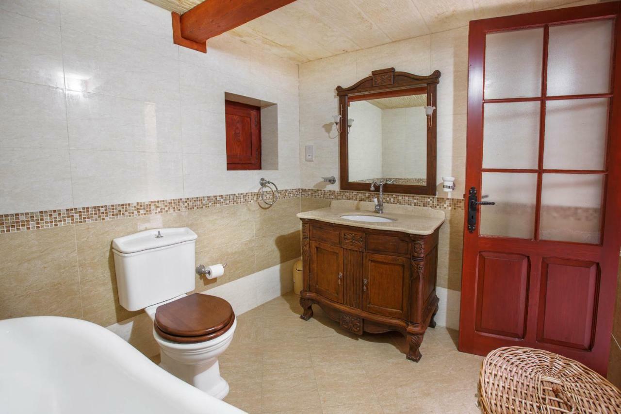 Il-Veduta Holiday Farmhouse With Sunny Private Pool In Island Of Gozo Għarb Eksteriør billede